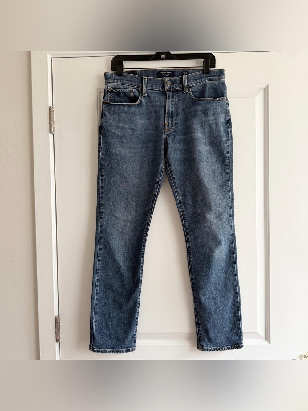 Lucky Brand 121 Slim Straight Medium Wash Denim Jeans